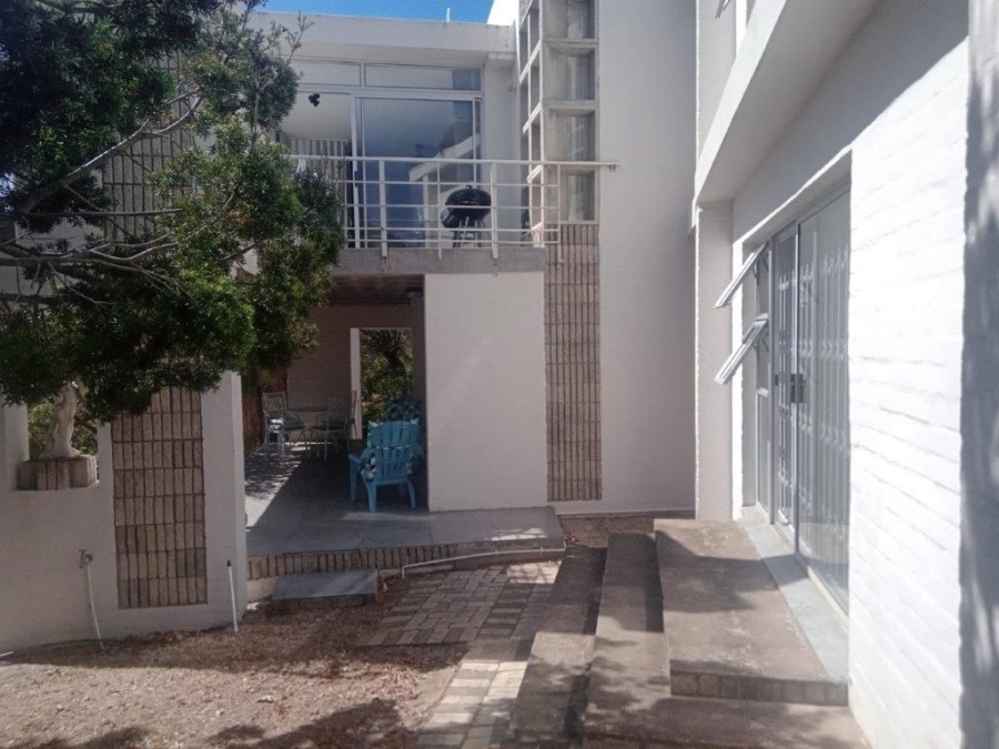 3 Bedroom Property for Sale in Wavecrest Eastern Cape